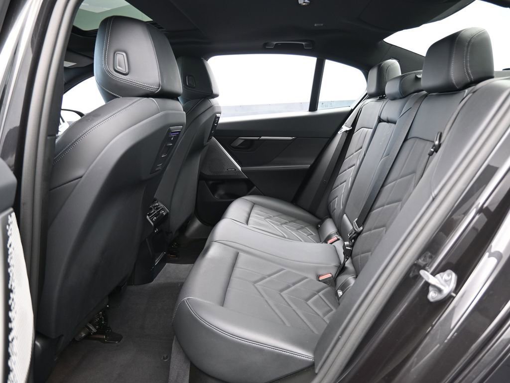 Used 2024 BMW 530i xDrive image 33