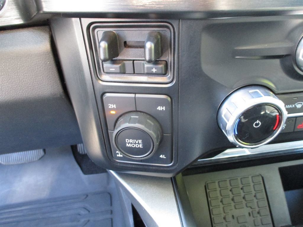 Used 2023 Ford F350 Lariat w/ Lariat Ultimate Package AWD/4WD image 7