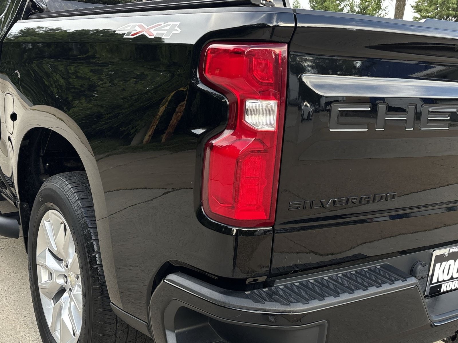 Used 2021 Chevrolet Silverado 1500 Custom w/ LPO, Dark Essentials Package AWD/4WD image 15