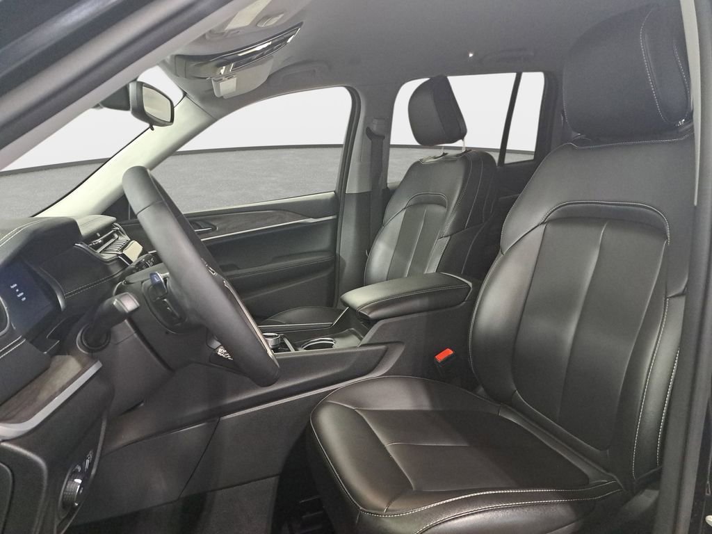 Certified 2024 Jeep Grand Cherokee Limited image 16