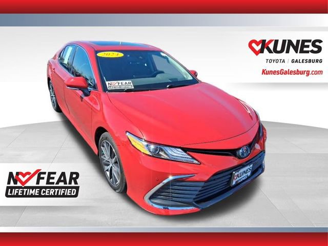 Used 2024 Toyota Camry XLE w/ Navigation Package image 1