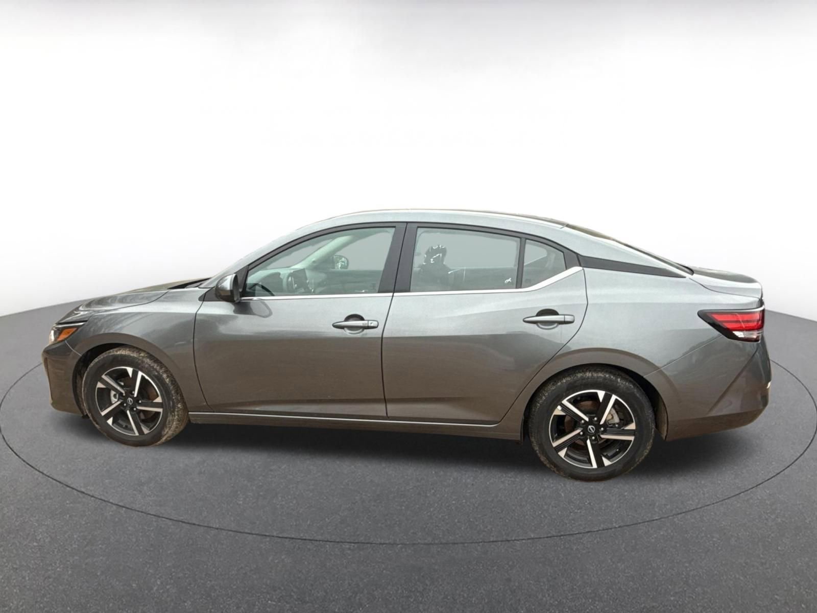 Used 2025 Nissan Sentra SV image 12