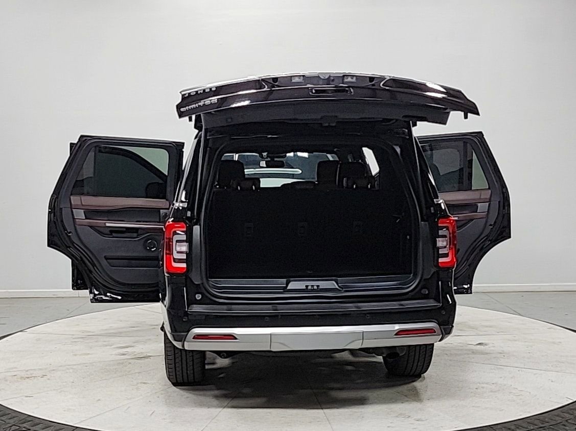 Used 2024 Ford Expedition Limited image 14