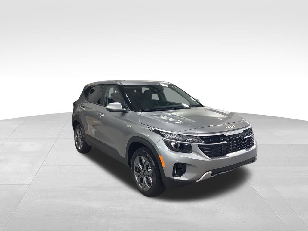 Certified 2025 Kia Seltos LX image 28