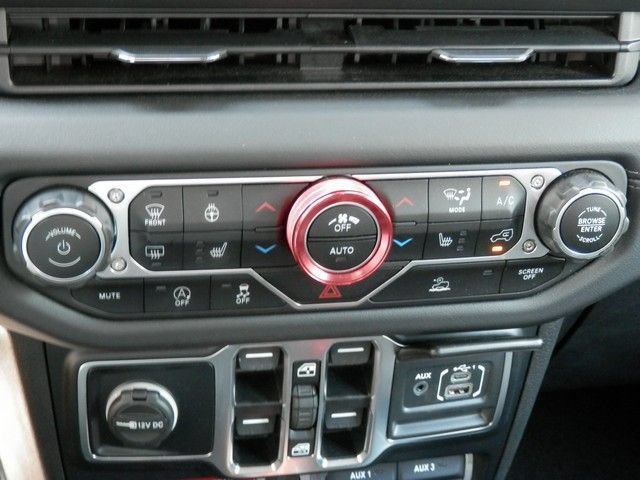 Used 2024 Jeep Gladiator Rubicon w/ Technology Group AWD/4WD image 30