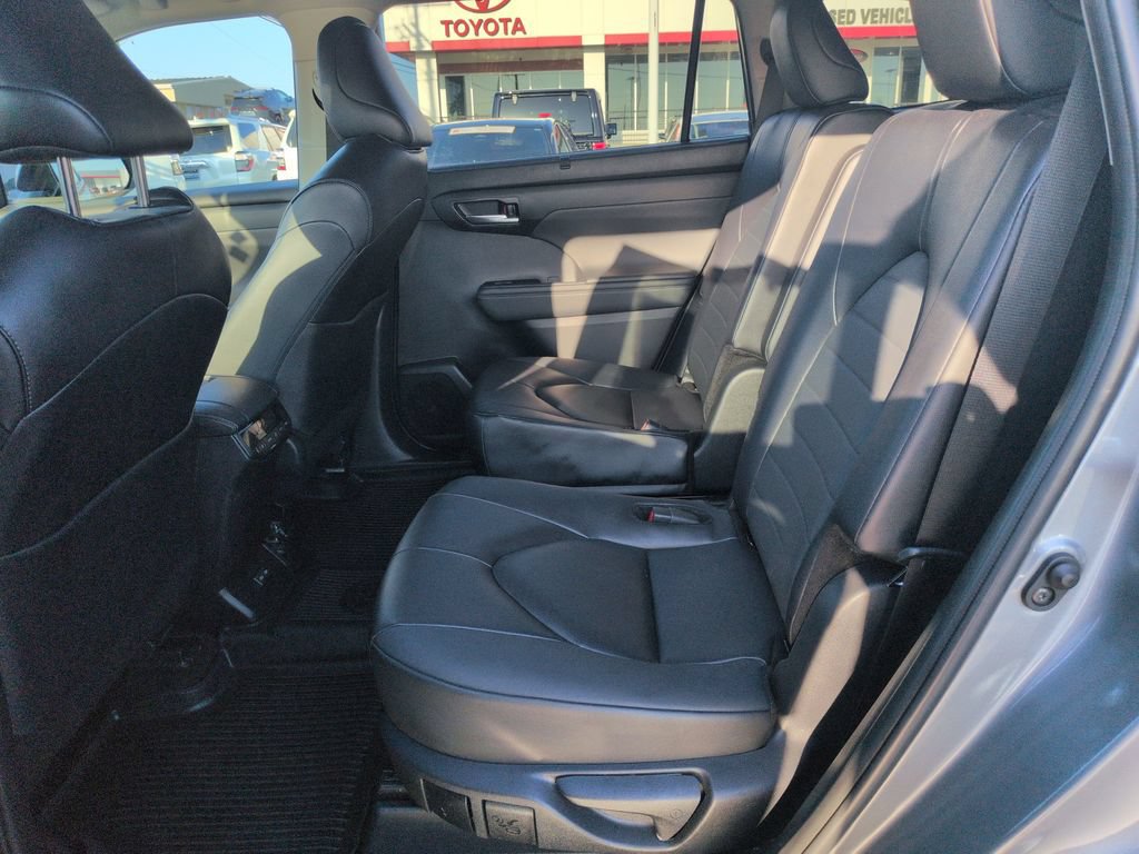 Certified 2025 Toyota Highlander XLE AWD/4WD image 25