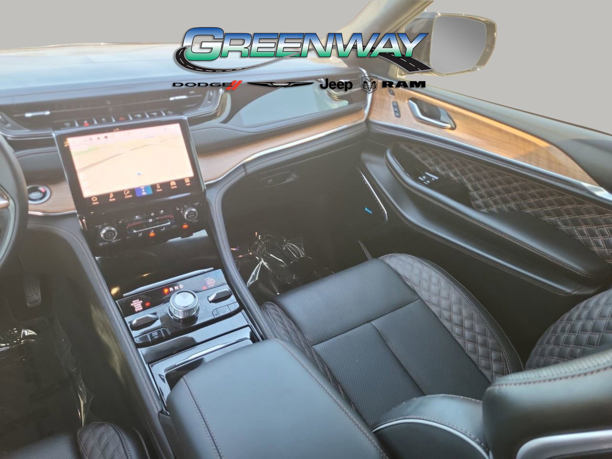 Used 2024 Jeep Grand Cherokee Summit image 15