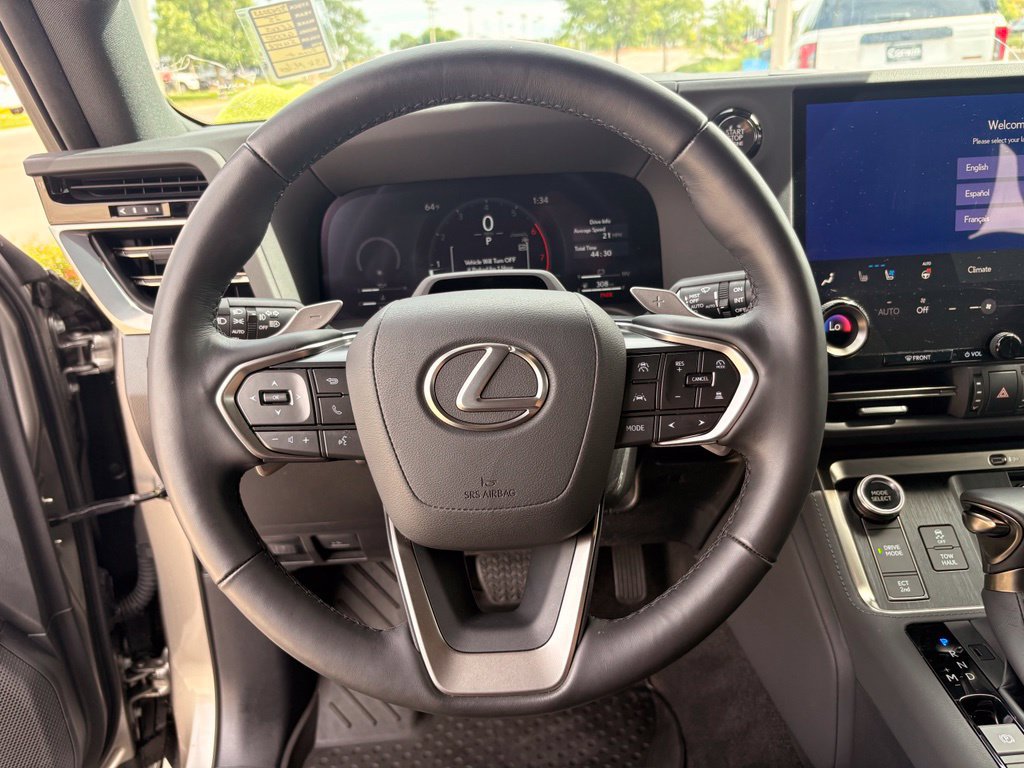 Used 2025 Lexus GX 550 w/ Accessory Package (2T) AWD/4WD image 25