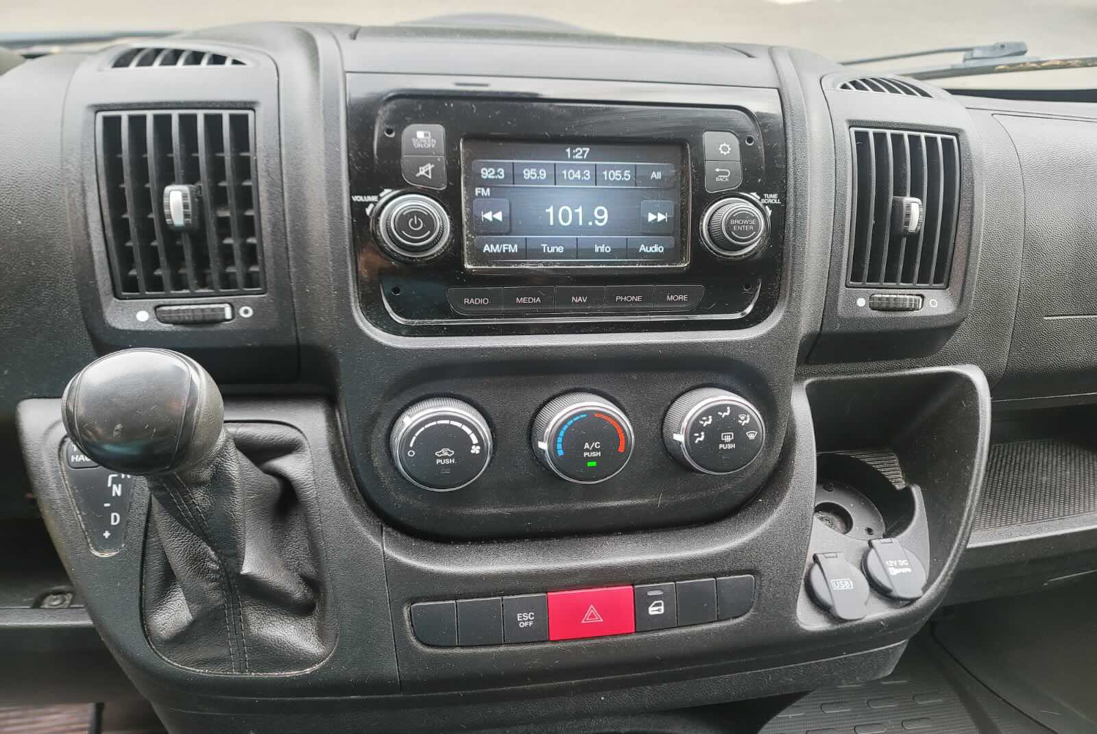 Used 2019 RAM ProMaster 2500 w/ Interior Convenience Group FWD image 10