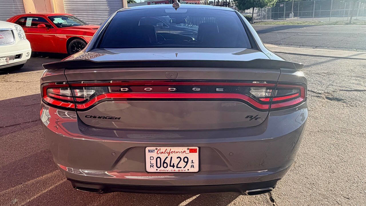 Used 2017 Dodge Charger R/T w/ Plus Group image 7