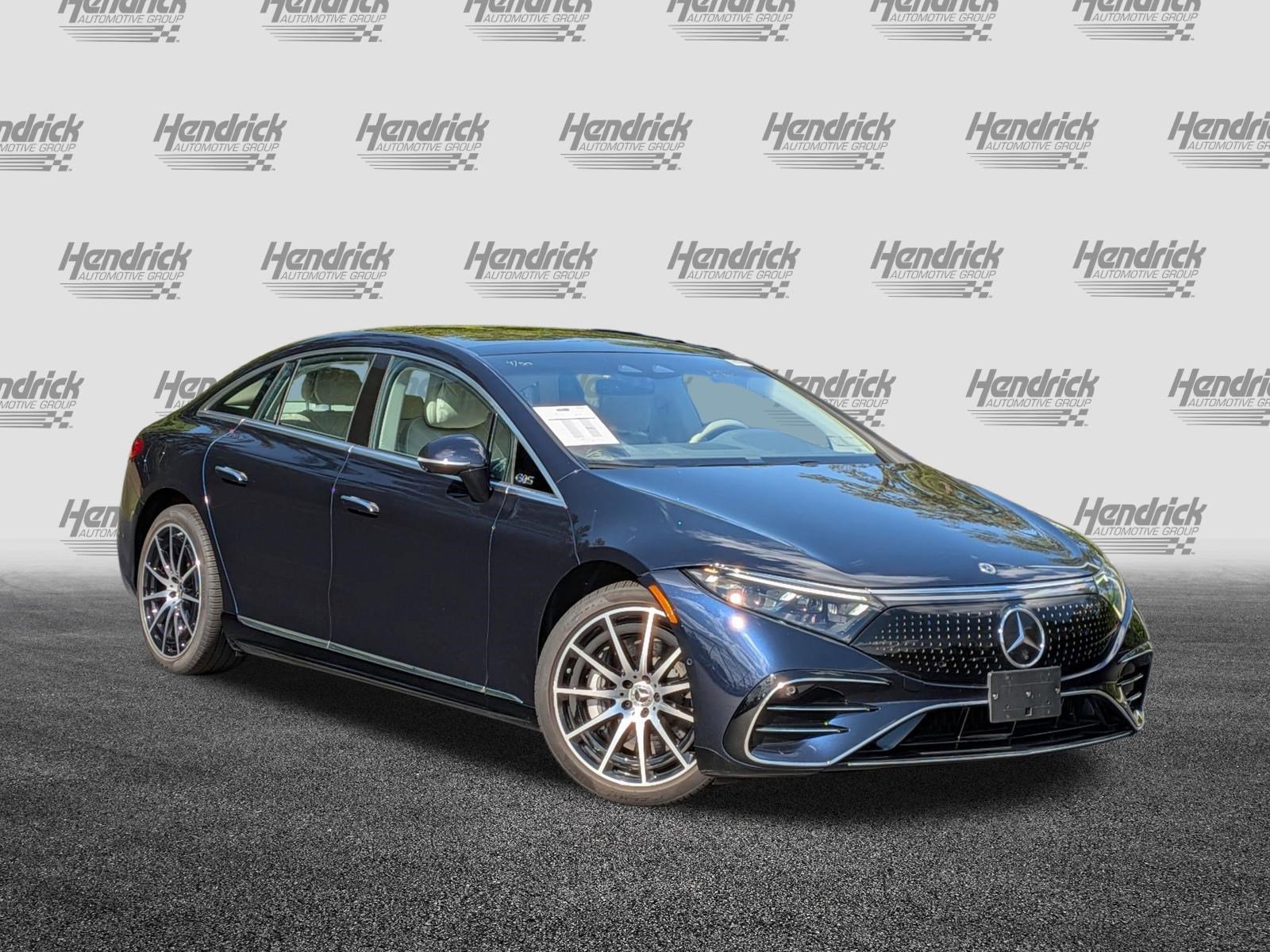 Used 2022 Mercedes-Benz EQS 580 4MATIC Sedan image 2
