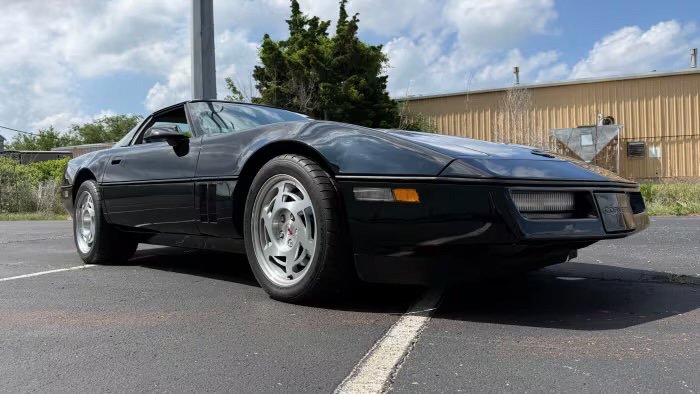 Used 1990 Chevrolet Corvette ZR-1 RWD image 8