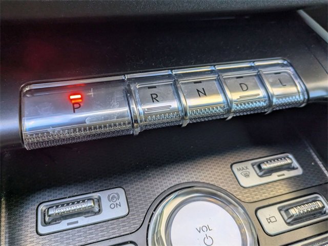 Used 2024 Lincoln Nautilus Premier image 16