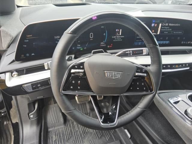 Used 2025 Cadillac Optiq Luxury 2 w/ LPO, Floor Liner Package AWD/4WD image 9