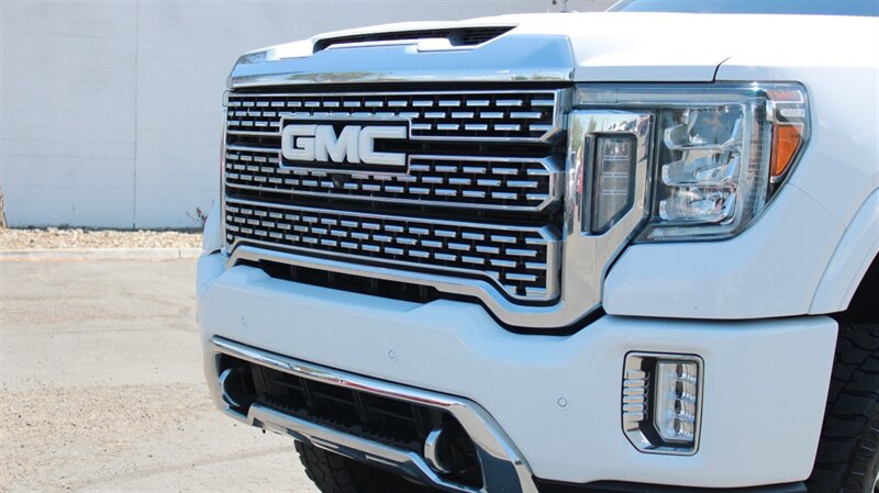 Used 2020 GMC Sierra 2500 Denali w/ Denali Ultimate Package AWD/4WD image 4