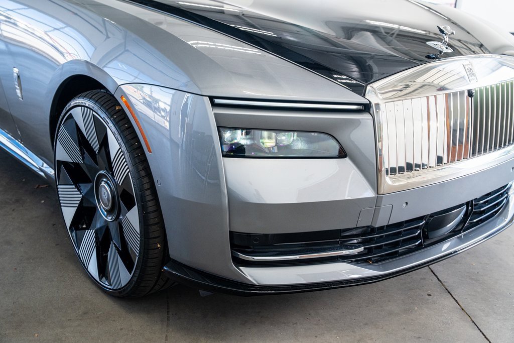 Used 2024 Rolls-Royce Spectre w/ Spectre Launch Package image 20