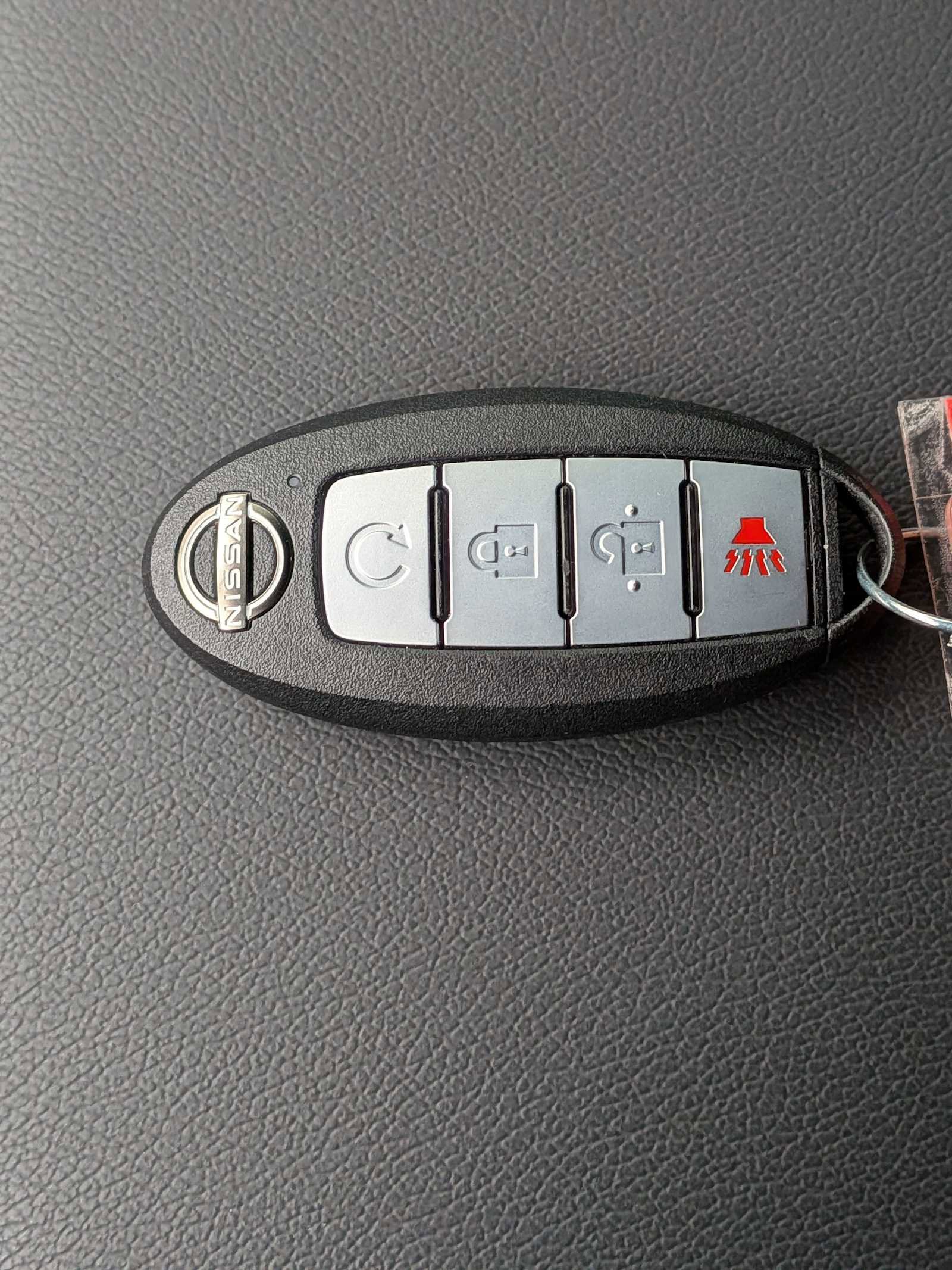 Used 2025 Nissan Frontier PRO-4X w/ Pro Convenience Package image 29