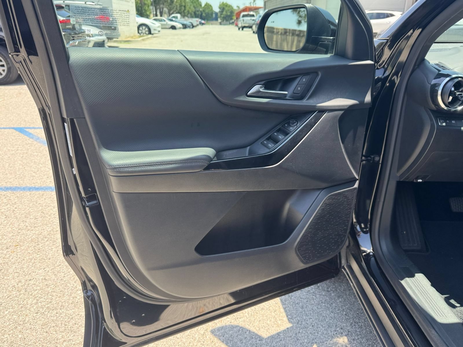 Used 2025 Chevrolet Equinox LT FWD image 18