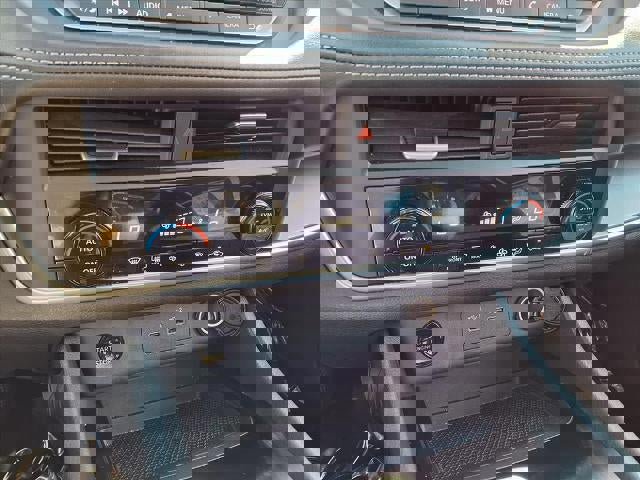 Used 2024 Nissan Rogue SV image 12