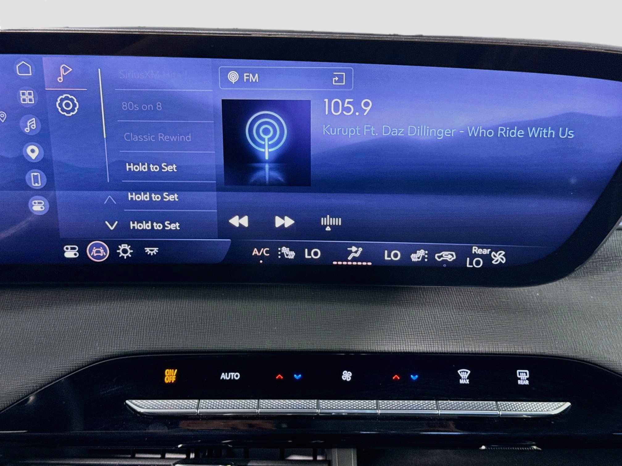 Used 2025 Buick Enclave Preferred FWD image 17