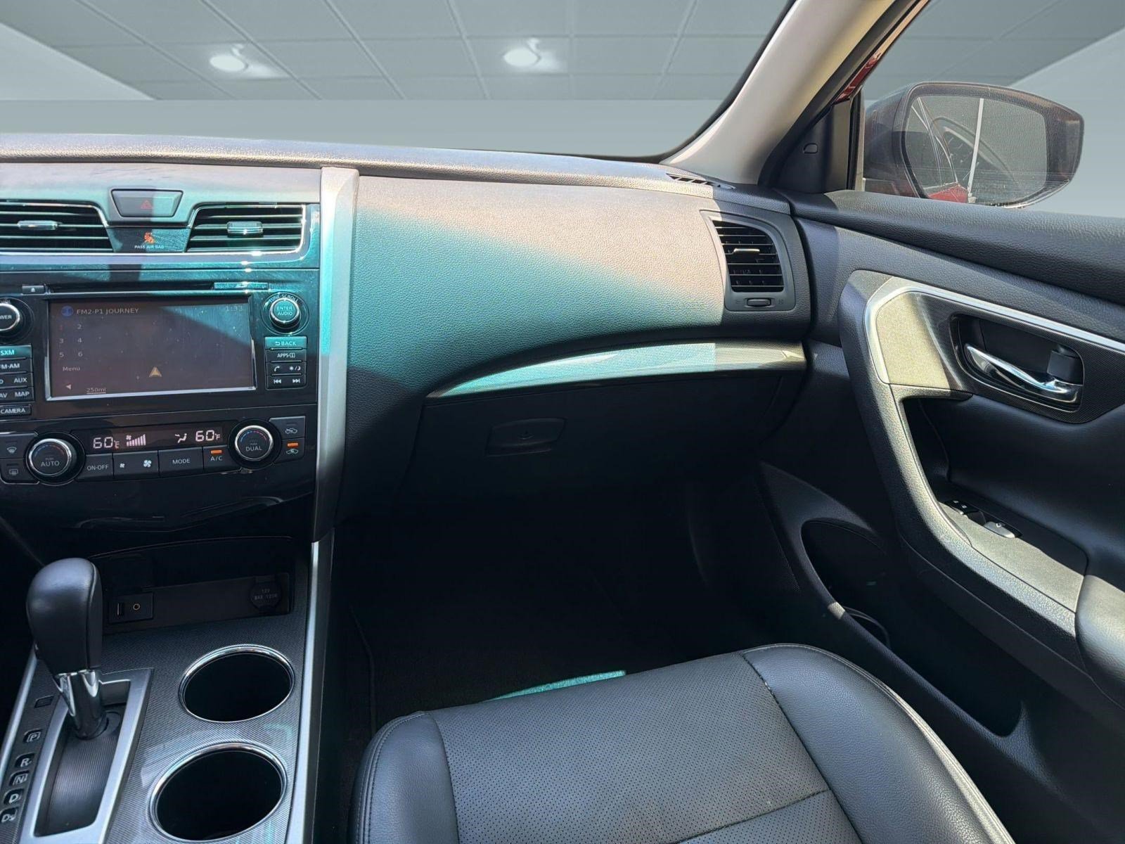 Used 2015 Nissan Altima 2.5 SL w/ Technology Package FWD image 29