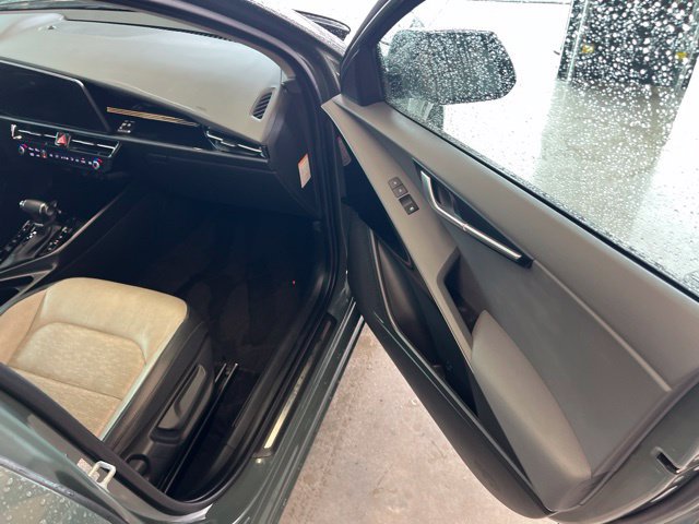 Used 2024 Kia Niro FWD image 27