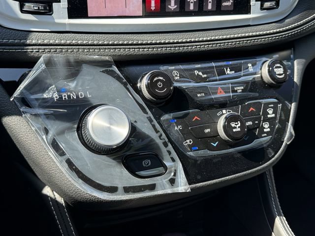 New 2026 Chrysler Pacifica Limited w/ S Appearance Package image 24