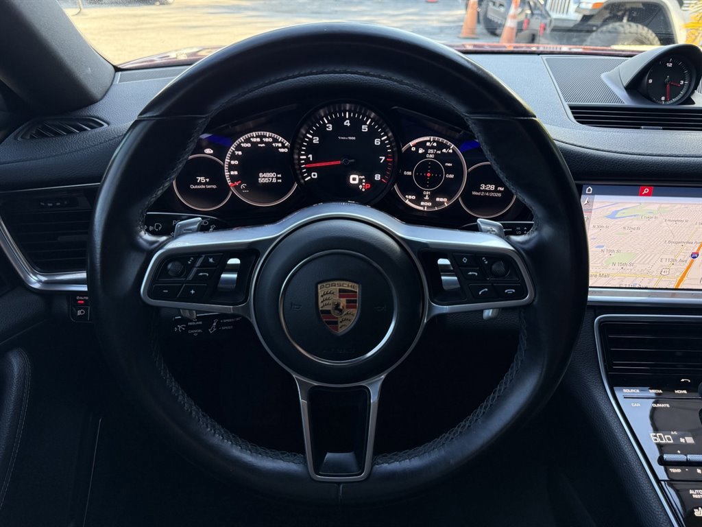 Used 2018 Porsche Panamera 4 image 27