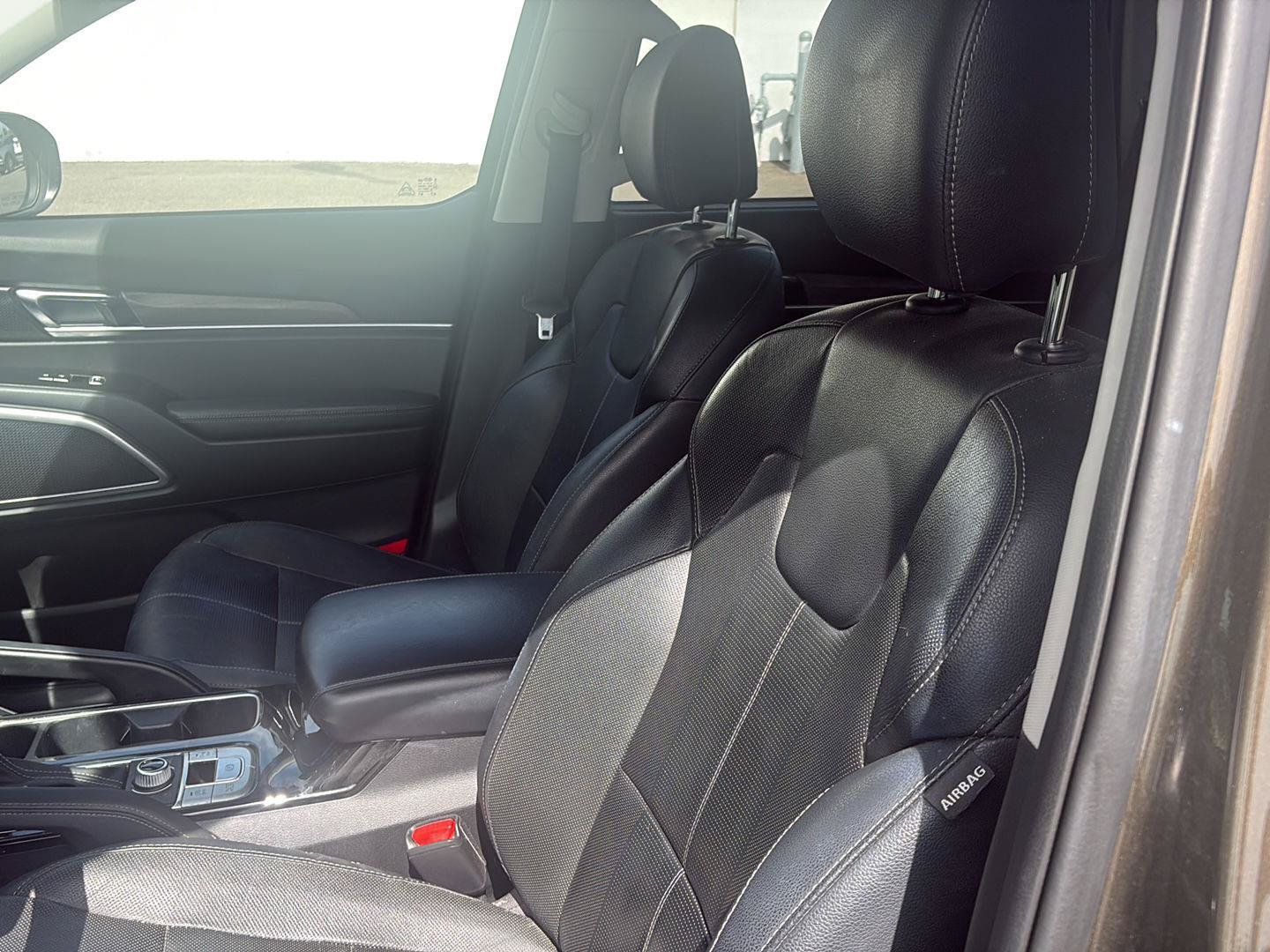 Used 2021 Kia Telluride EX w/ EX Premium Package AWD/4WD image 12