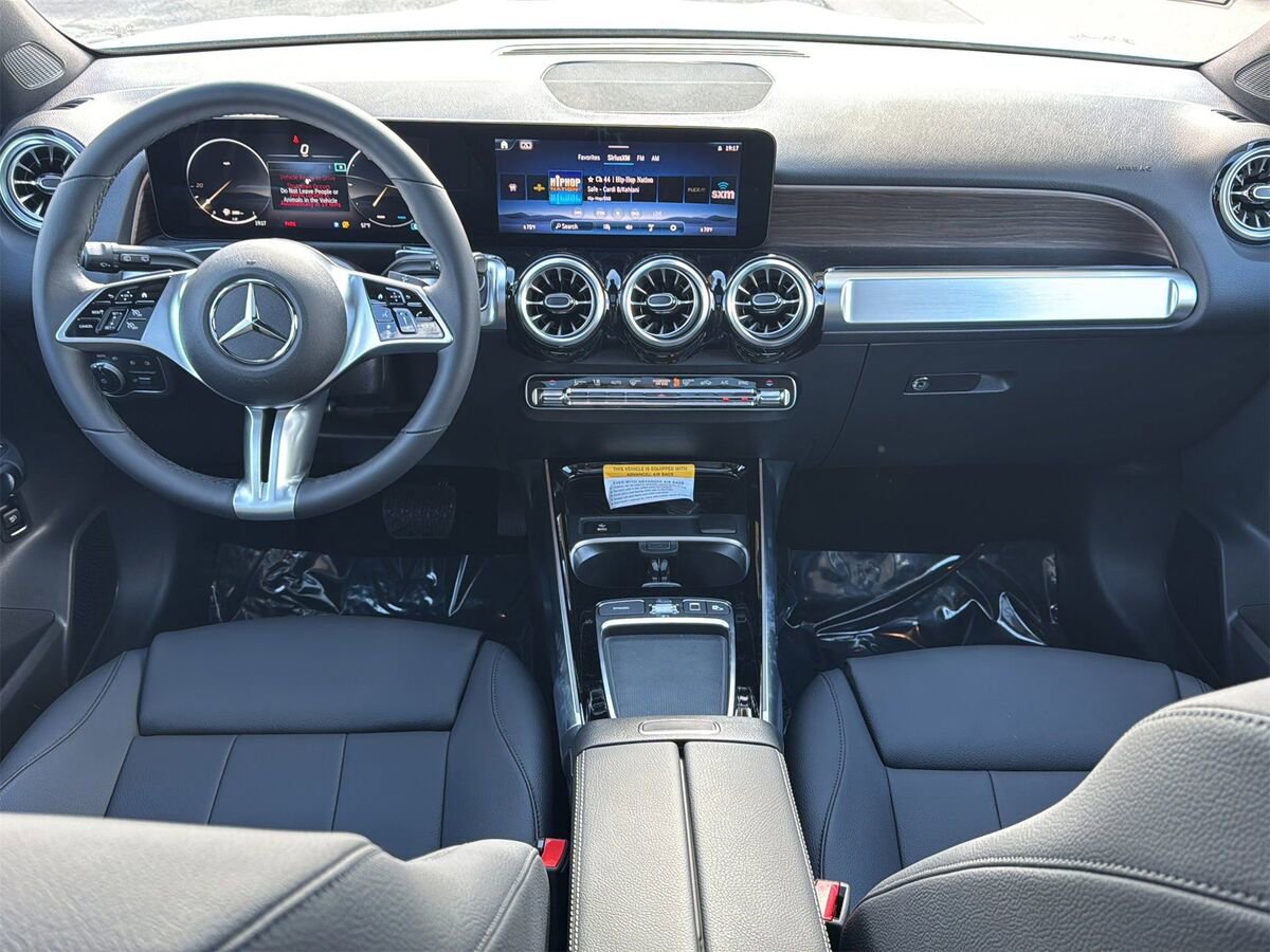 New 2026 Mercedes-Benz GLB 250 image 10