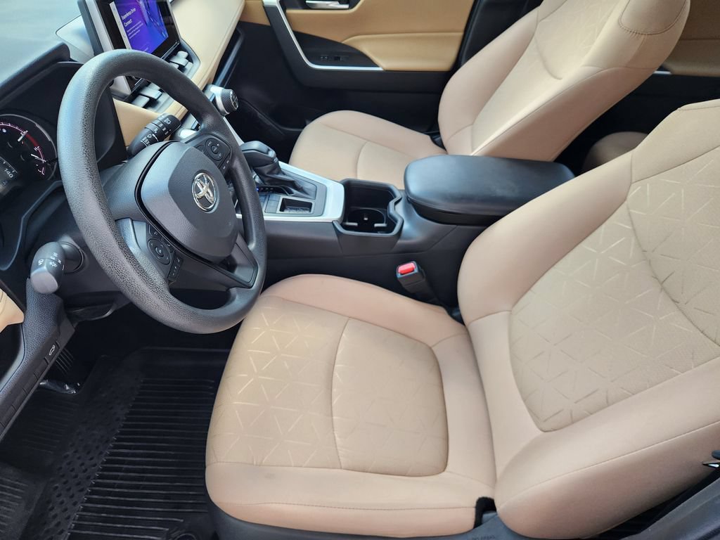 Used 2023 Toyota RAV4 XLE w/ Convenience Package FWD image 13
