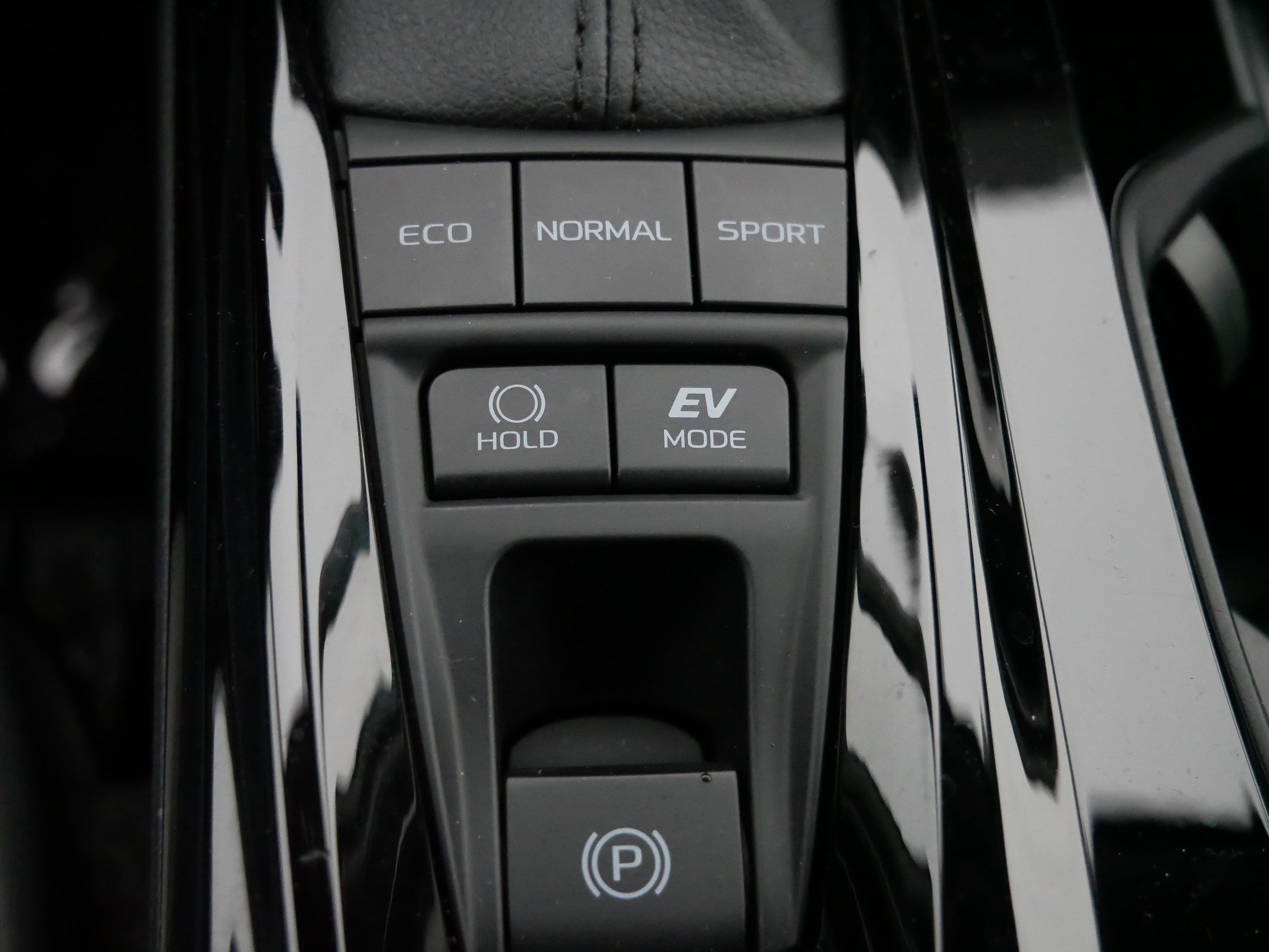 Used 2025 Toyota Camry XLE image 28