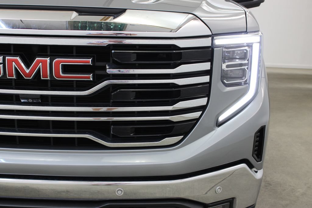 Used 2023 GMC Sierra 1500 SLT w/ SLT Premium Plus Package AWD/4WD image 8