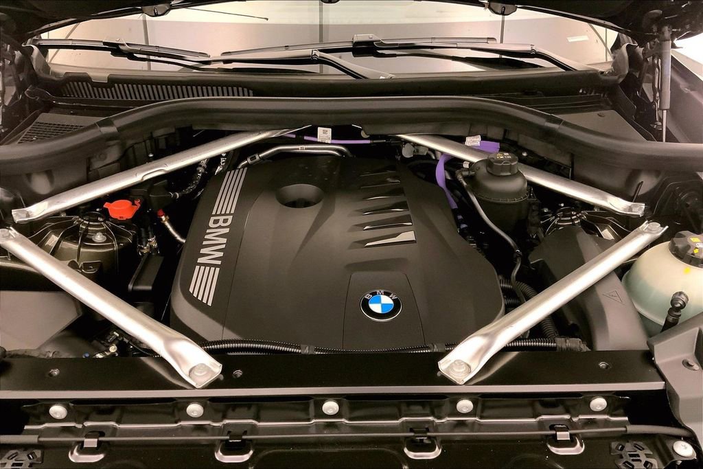 New 2026 BMW X5 xDrive40i w/ Climate Comfort Package image 8