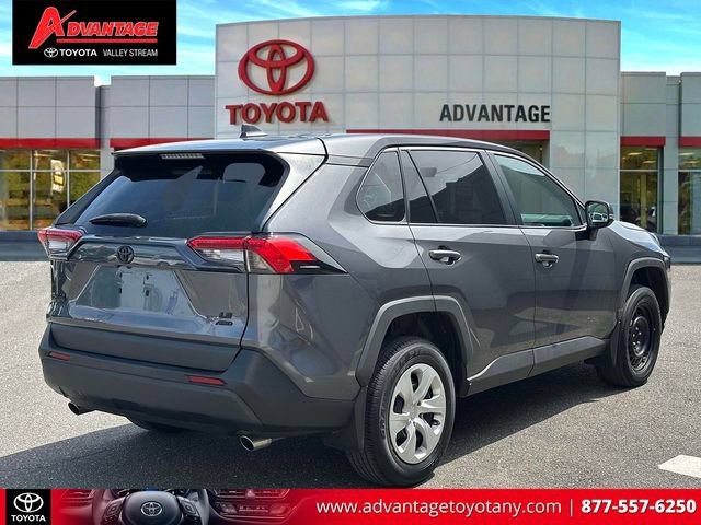 Used 2023 Toyota RAV4 LE AWD/4WD image 7