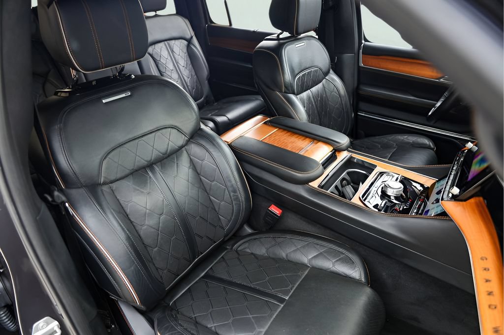 Used 2022 Jeep Grand Wagoneer Series III w/ Flexible Seating Group AWD/4WD image 36