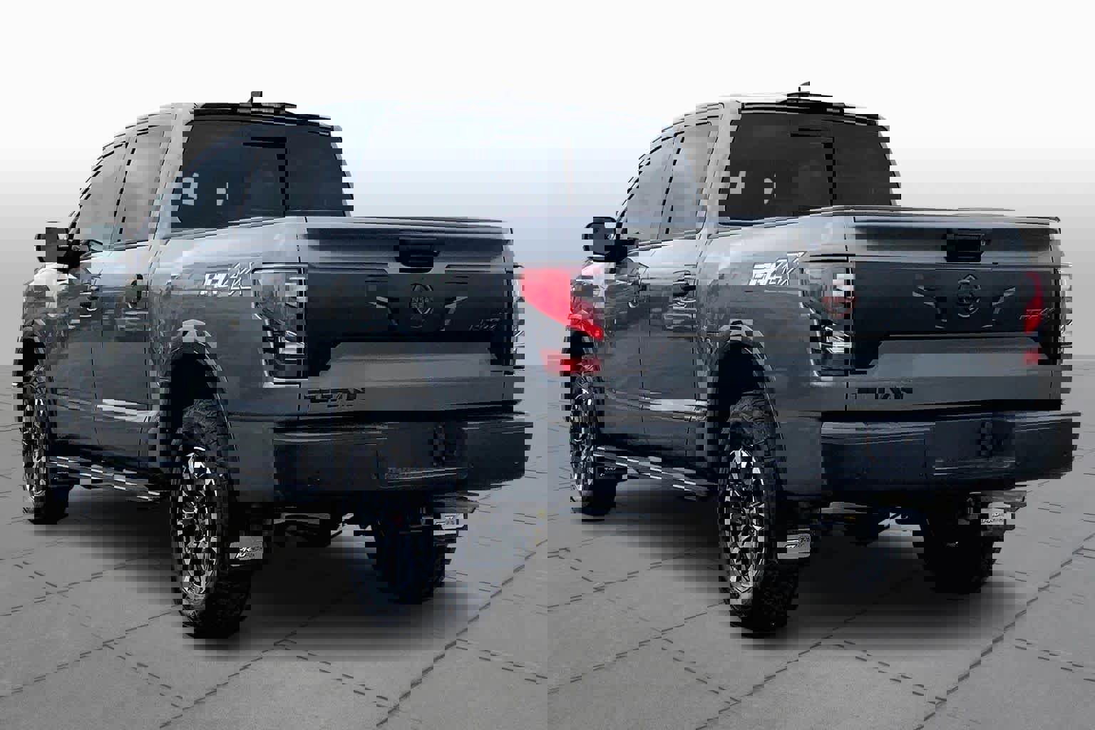 Used 2023 Nissan Titan PRO-4X w/ Pro-4x Convenience Package image 12