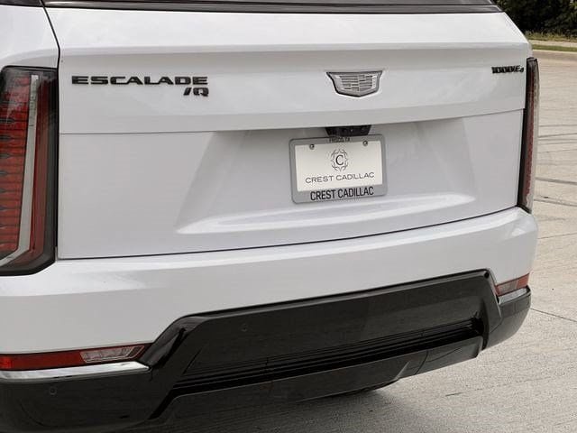 New 2026 Cadillac Escalade IQ Sport 2 w/ LPO, ONYX Package AWD/4WD image 6