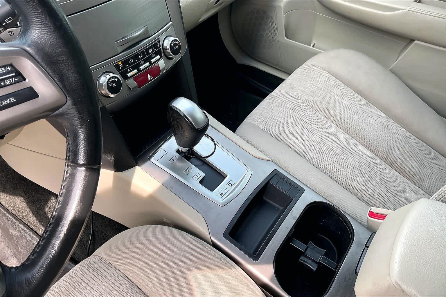 Used 2013 Subaru Outback 2.5i Premium AWD/4WD image 16