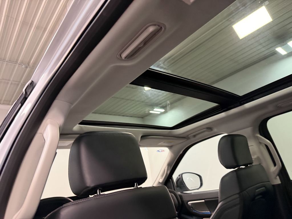 Used 2025 Ford Expedition Max Platinum image 11