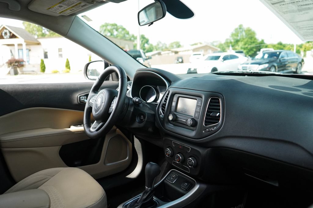 Used 2018 Jeep Compass Sport FWD image 13
