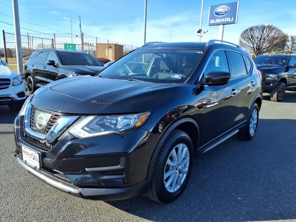 Used 2017 Nissan Rogue SV AWD/4WD image 3