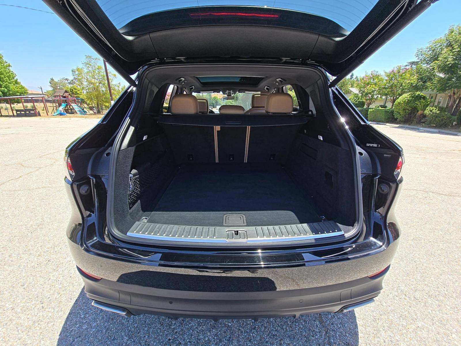 Used 2019 Porsche Cayenne AWD/4WD image 12