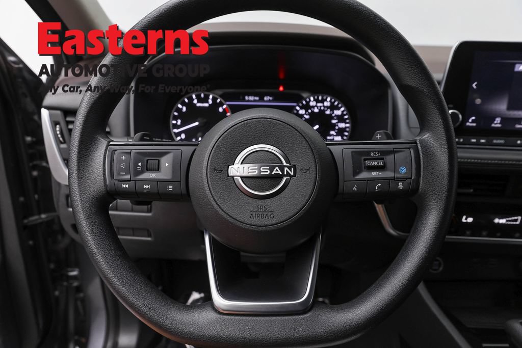 Used 2023 Nissan Rogue SV AWD/4WD image 12