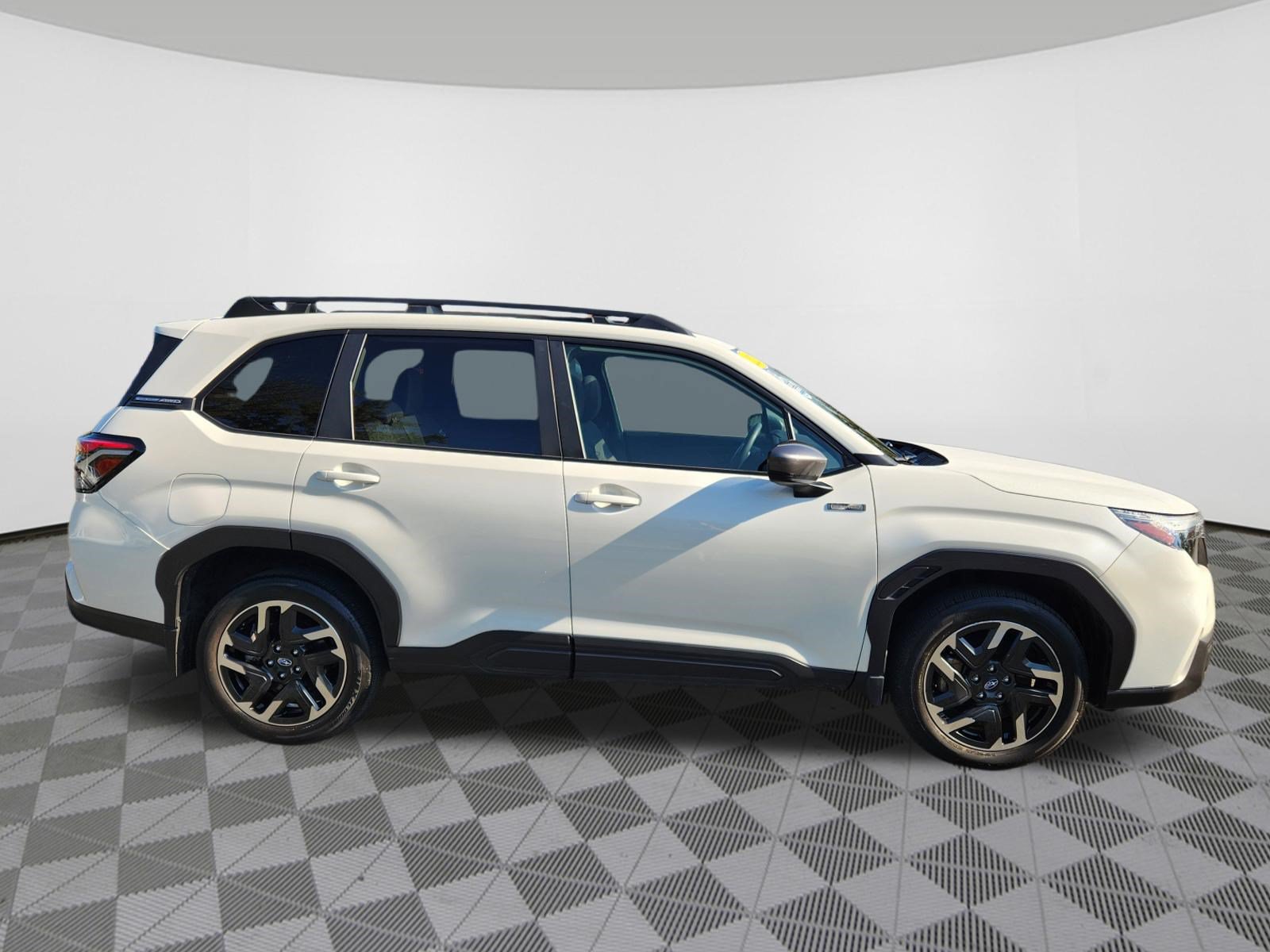 Certified 2025 Subaru Forester Premium AWD/4WD image 6