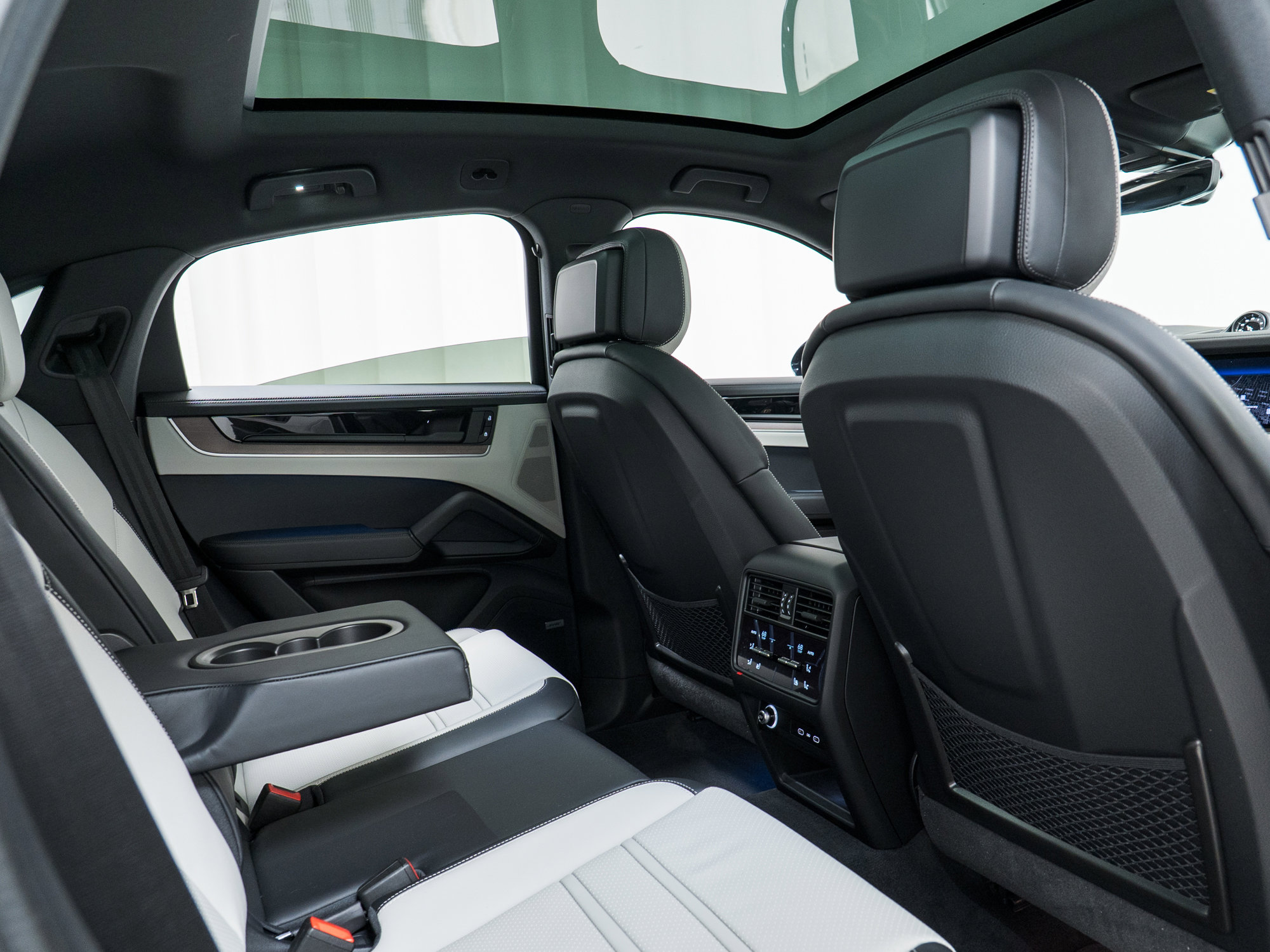 New 2026 Porsche Cayenne Coupe image 26