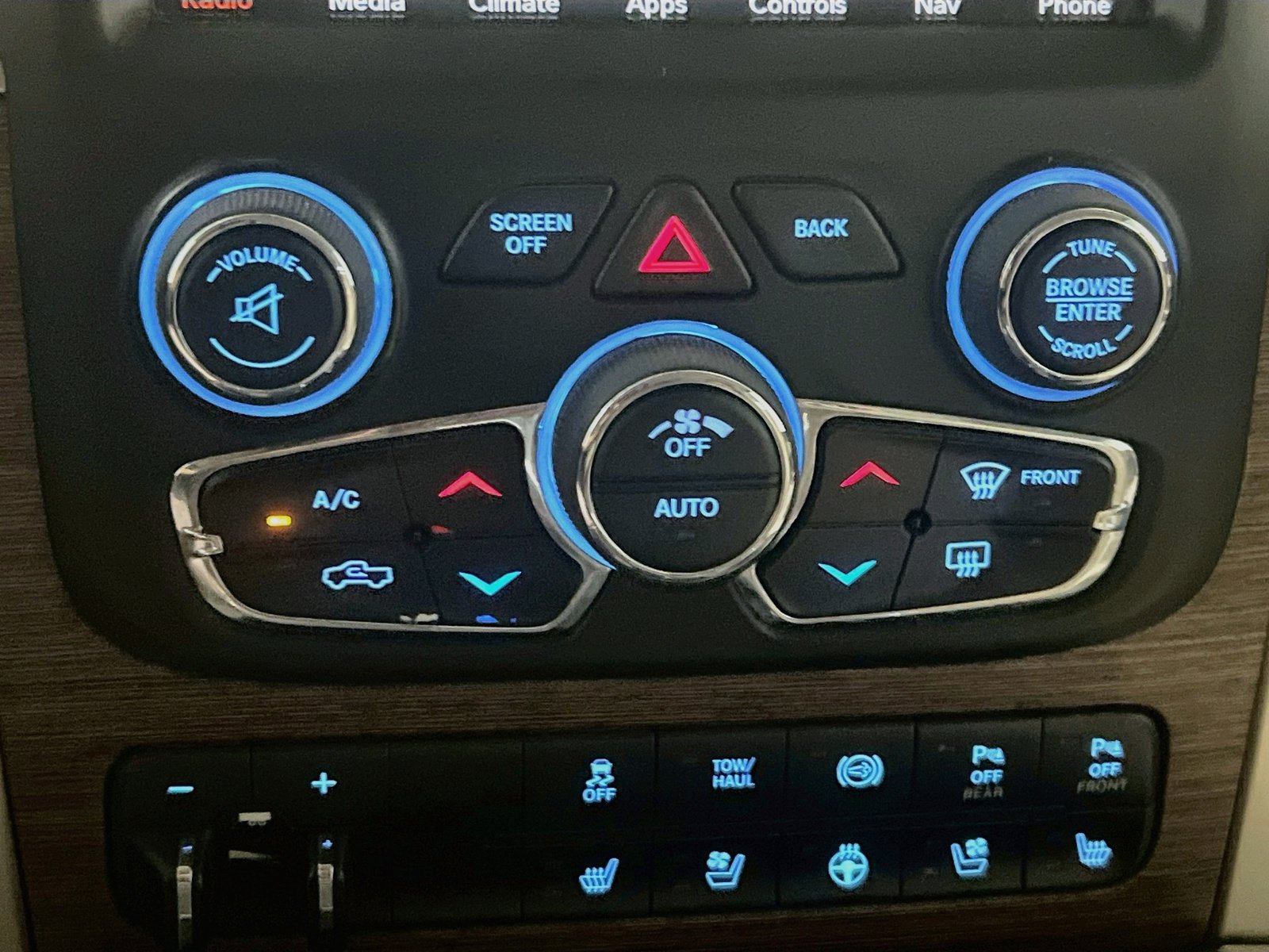 Used 2018 RAM 3500 Laramie AWD/4WD image 12