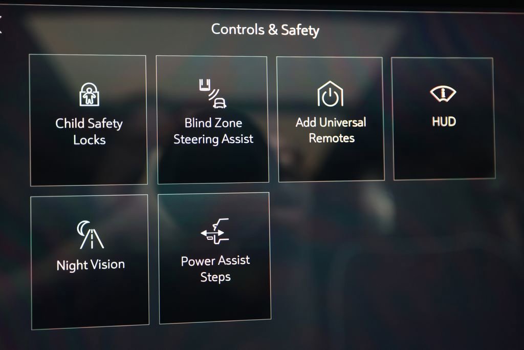 Used 2026 GMC Yukon AT4 Ultimate w/ LPO, Floor Liner Package image 37