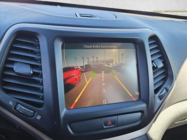 Used 2016 Jeep Cherokee Latitude w/ Comfort & Sound Group image 12