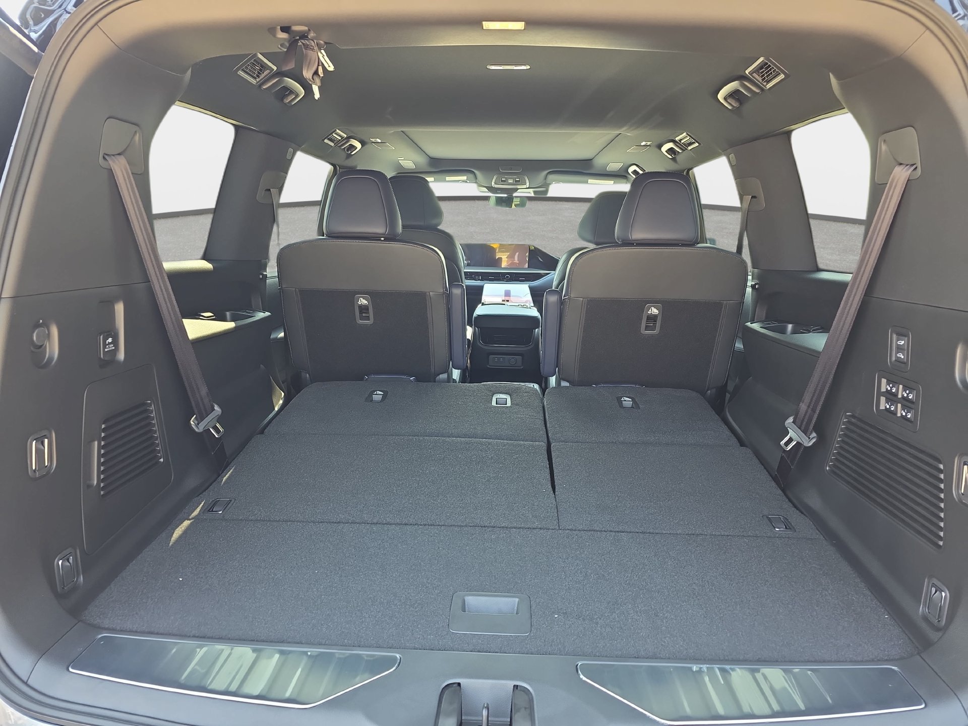 New 2027 INFINITI QX80 Sensory w/ Sport Exterior Package AWD/4WD image 12